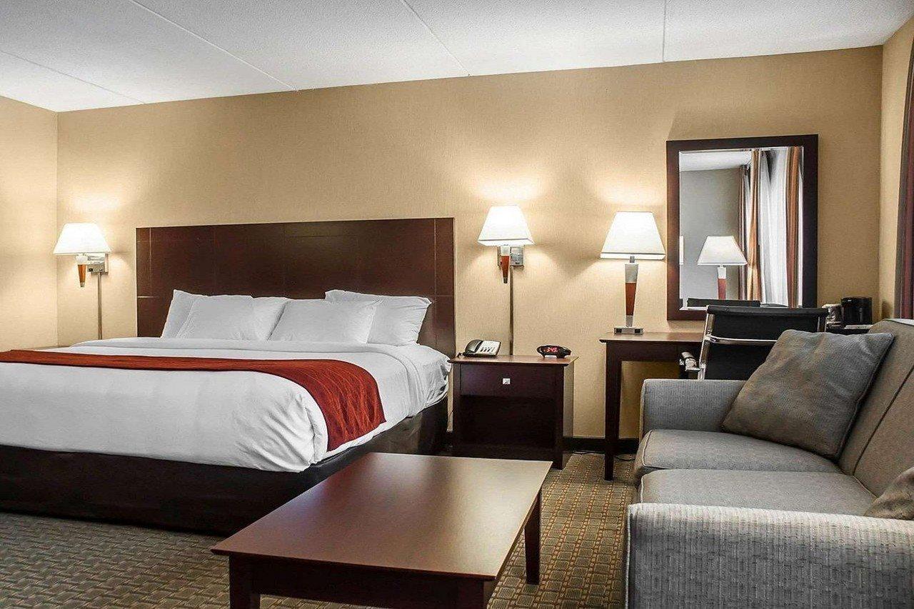 Comfort Inn & Suites Watertown Buitenkant foto